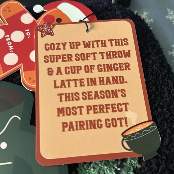 Christmas Gingerbread Man Blanket - Picture 3 of 7